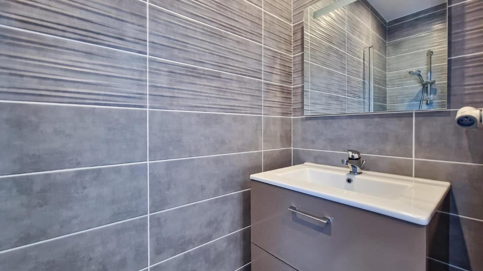 Appartement Plein Centre Bernis Exteriör bild