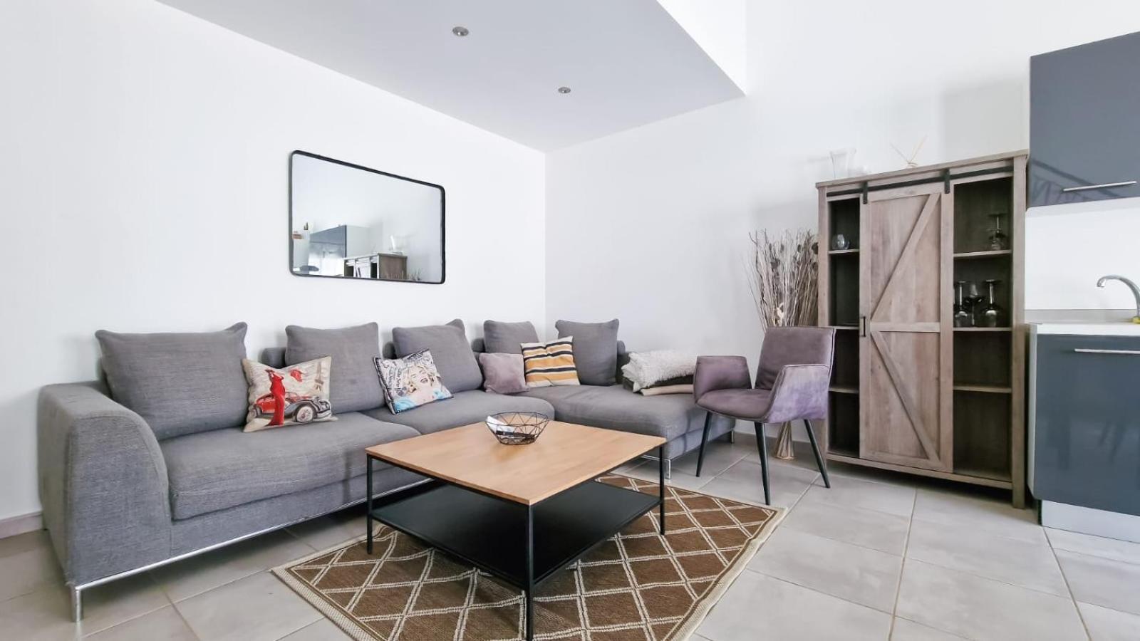 Appartement Plein Centre Bernis Exteriör bild